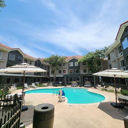 La Quinta By Wyndham Dallas - Addison Galleria Екстериор снимка