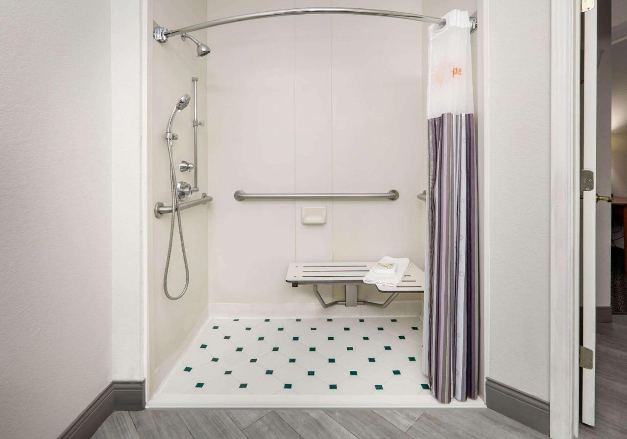 La Quinta By Wyndham Dallas - Addison Galleria Екстериор снимка