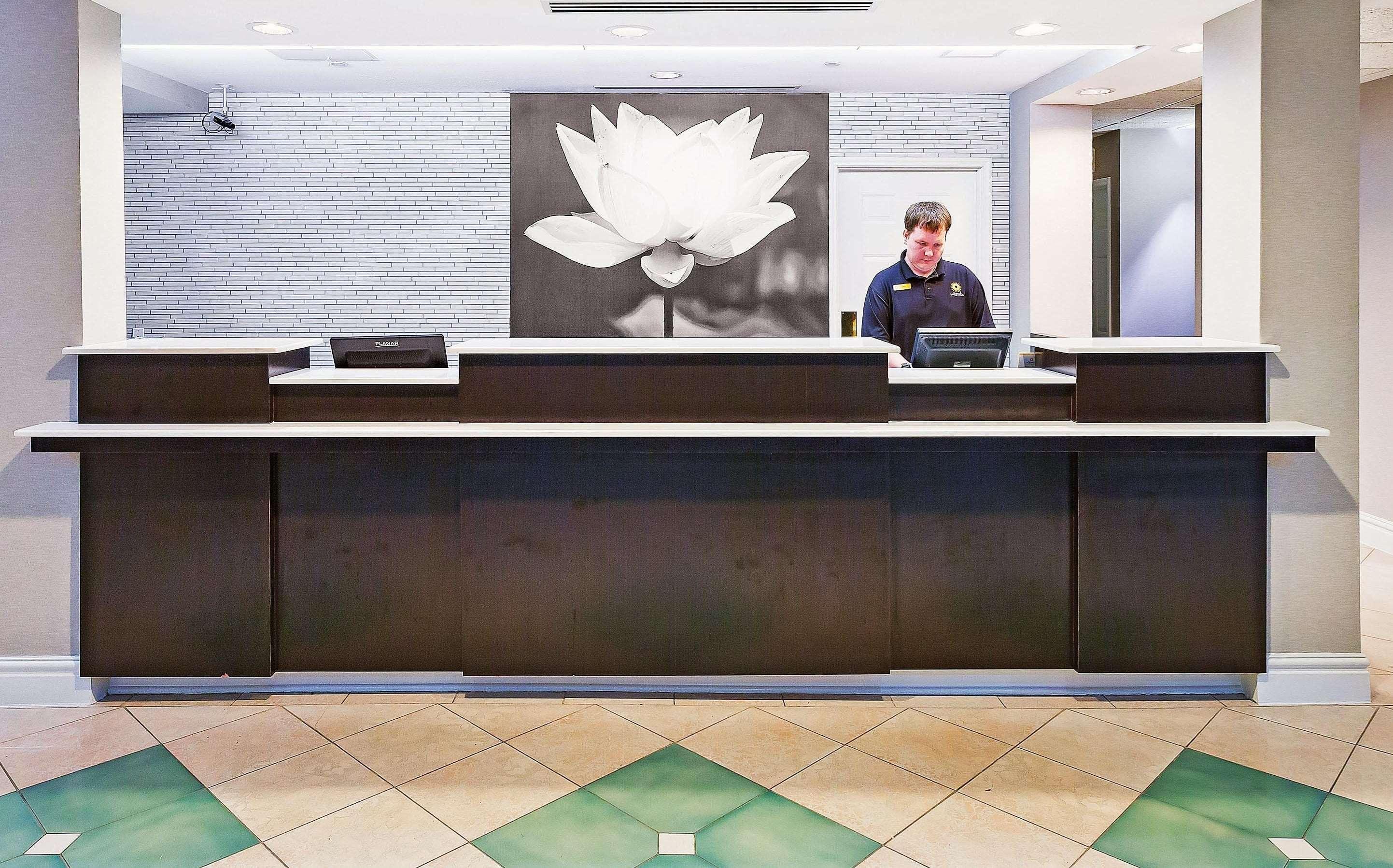 La Quinta By Wyndham Dallas - Addison Galleria Екстериор снимка