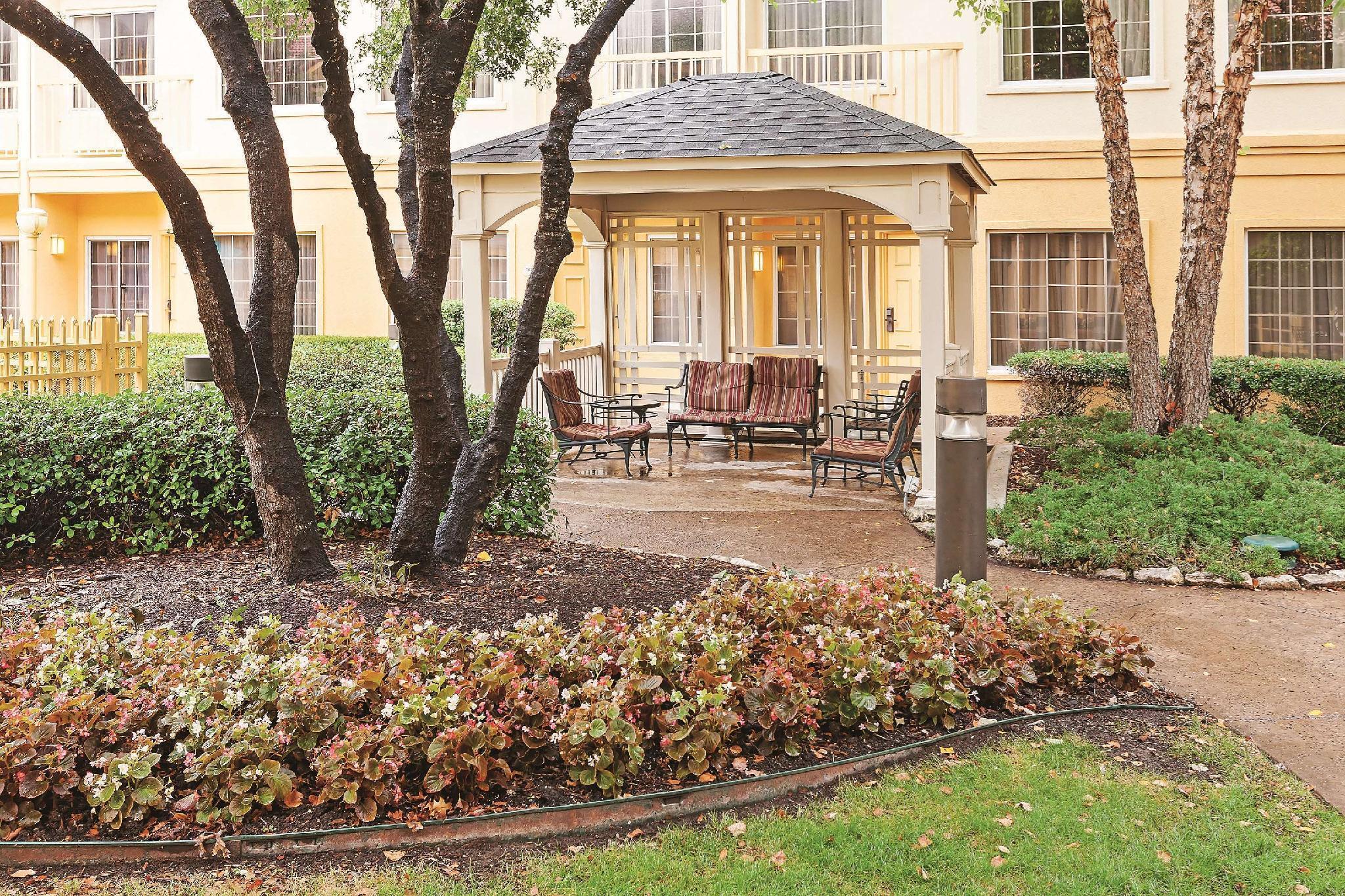 La Quinta By Wyndham Dallas - Addison Galleria Екстериор снимка