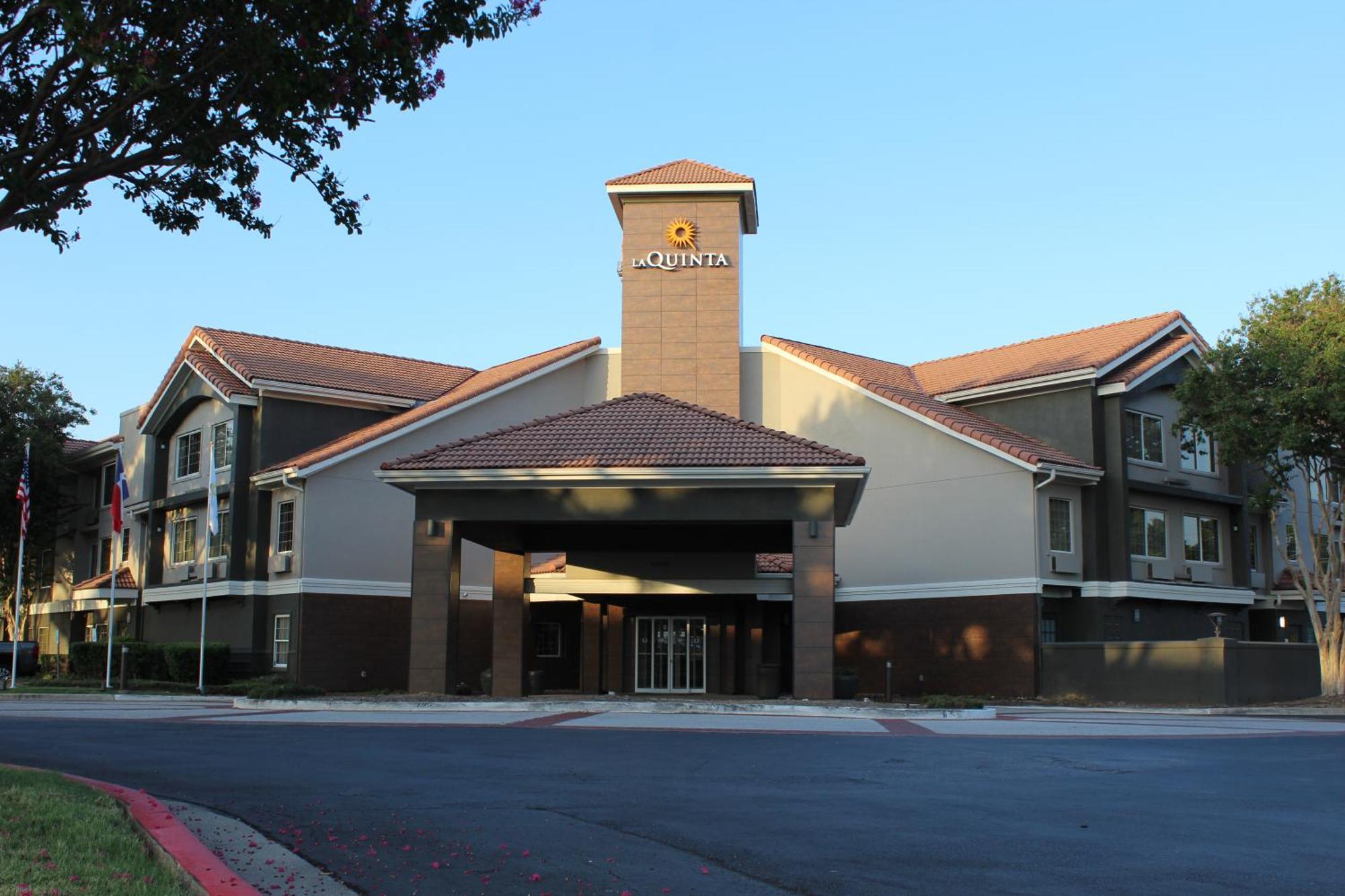 La Quinta By Wyndham Dallas - Addison Galleria Екстериор снимка